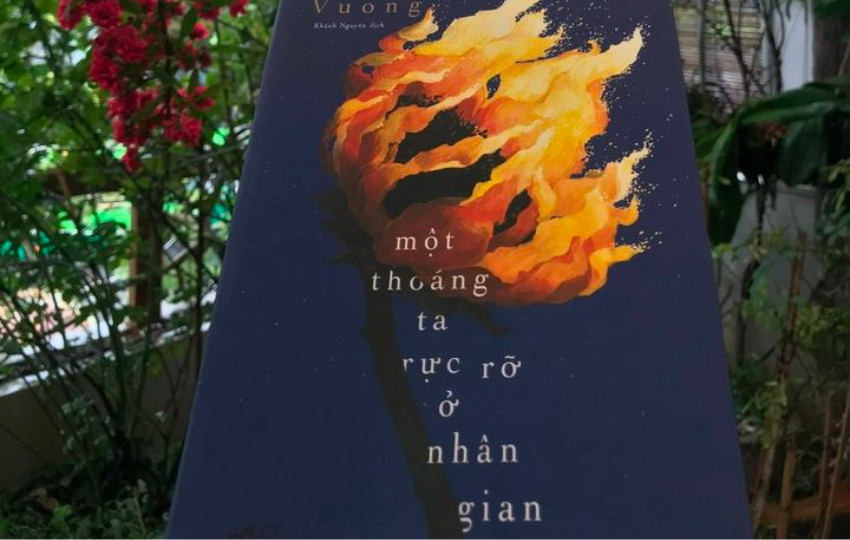 Ocean Vuong trong buổi ra mắt sách