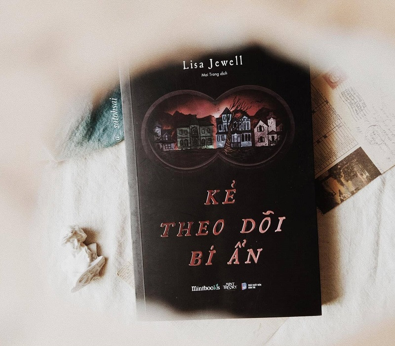 Review sách Kẻ theo dõi bí ẩn &#8211; Lisa Jewell