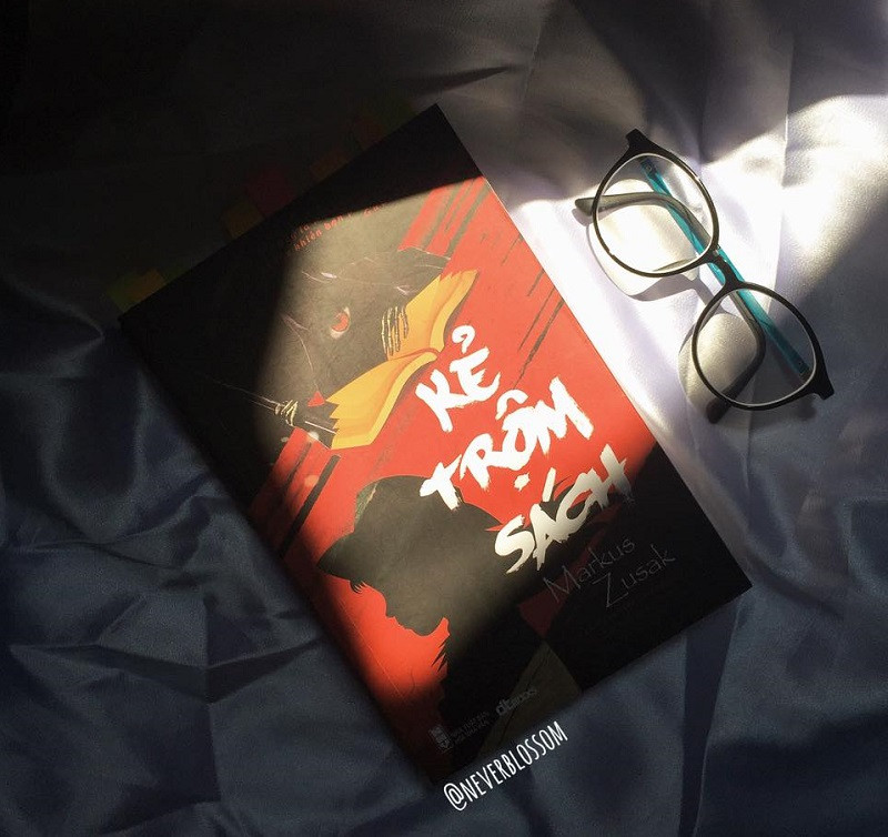 Review sách Kẻ trộm sách &#8211; Markus Zusak
