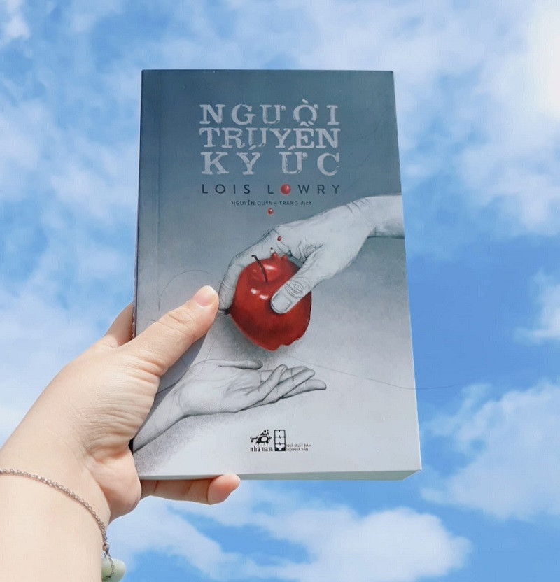 Review sách Người truyền ký ức &#8211; Lois Lowry