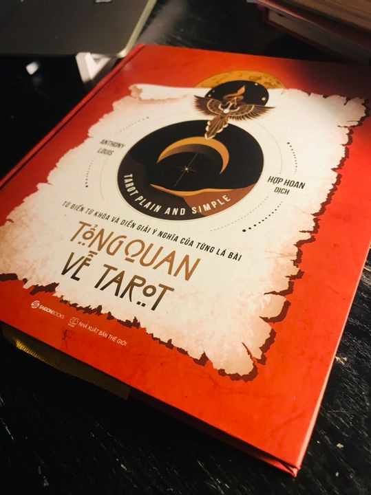 Top 6 cuốn sách Tarot hay nhất cho người mới bắt đầu