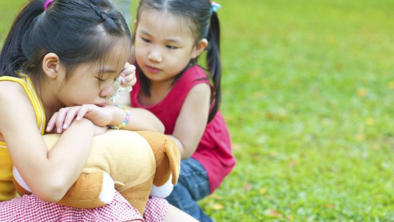 10 Cách đơn giản nuôi dạy một đứa trẻ có tính cách lạc quan dành cho cha mẹ