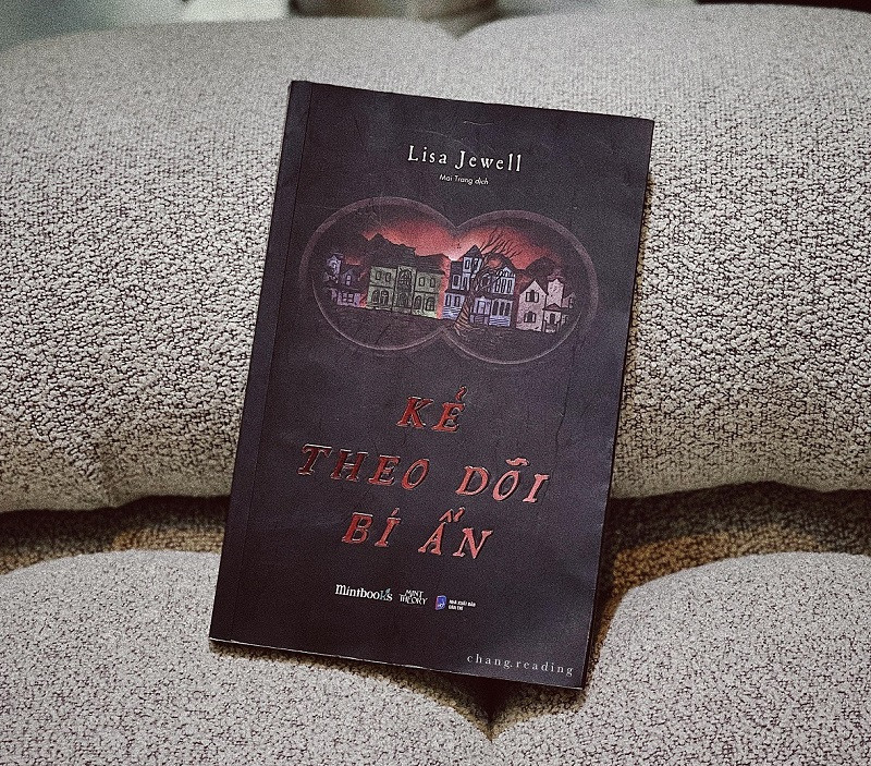 Review sách Kẻ theo dõi bí ẩn &#8211; Lisa Jewell