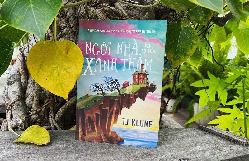 Review sách Ngôi nhà bên bờ biển xanh thẳm – TJ Klune